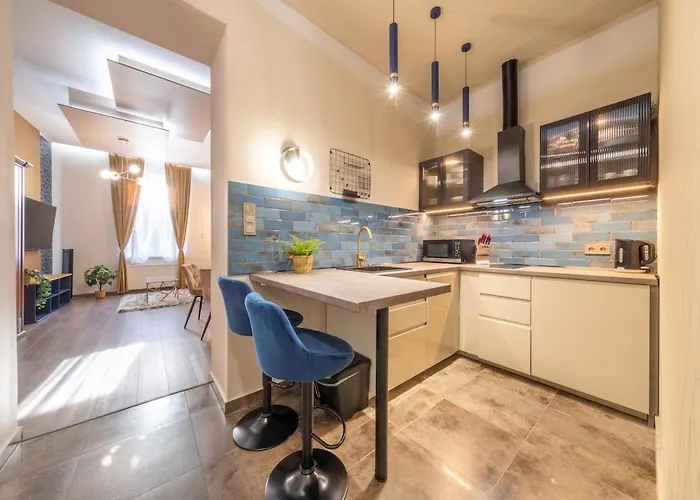 Etti Apartment - Our New Design Downtown Home