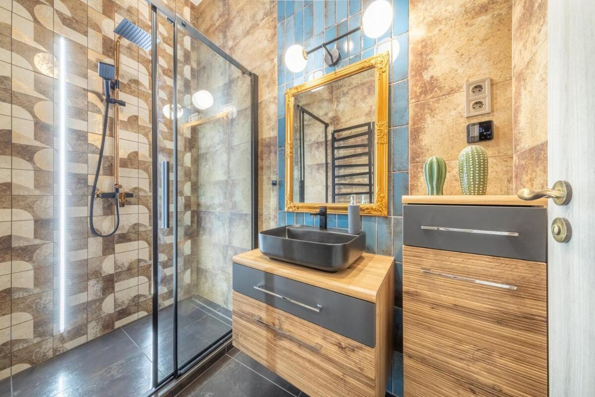 Etti - Our New Design Downtown Apartmán
